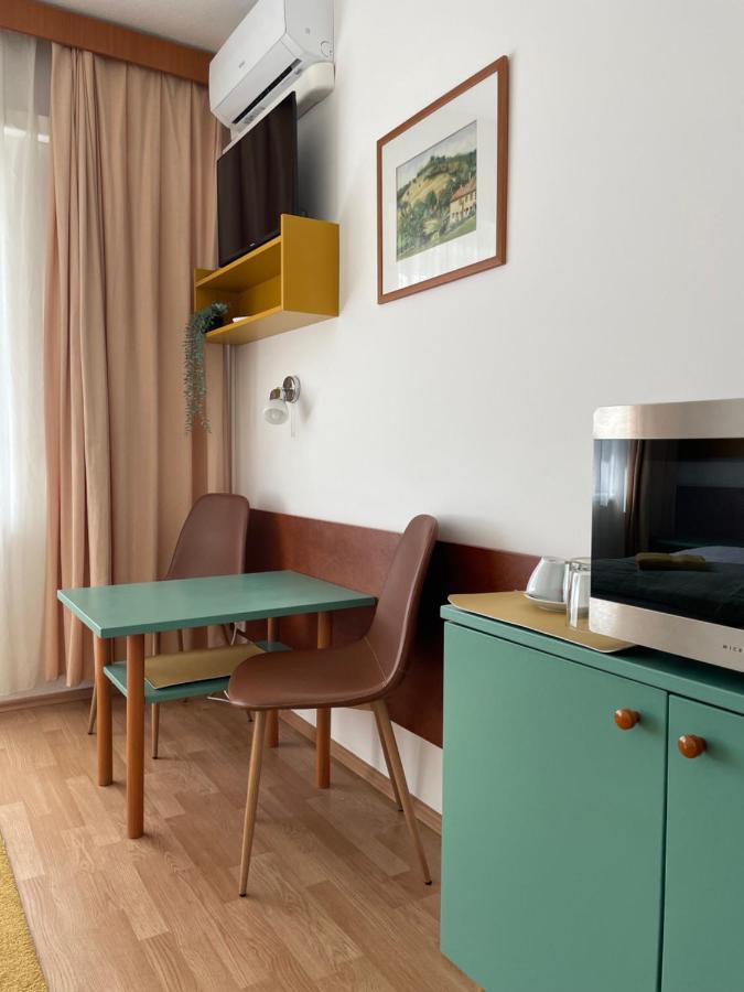 Hello Balcsi Apartmanhaz ティハニ エクステリア 写真