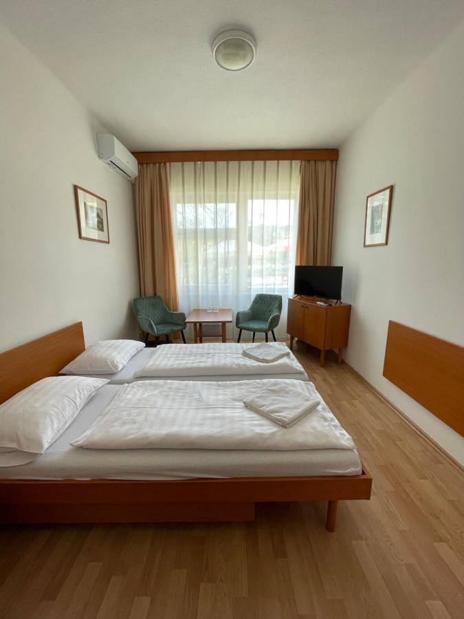 Hello Balcsi Apartmanhaz ティハニ エクステリア 写真
