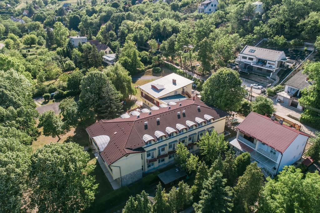 Hello Balcsi Apartmanhaz ティハニ エクステリア 写真